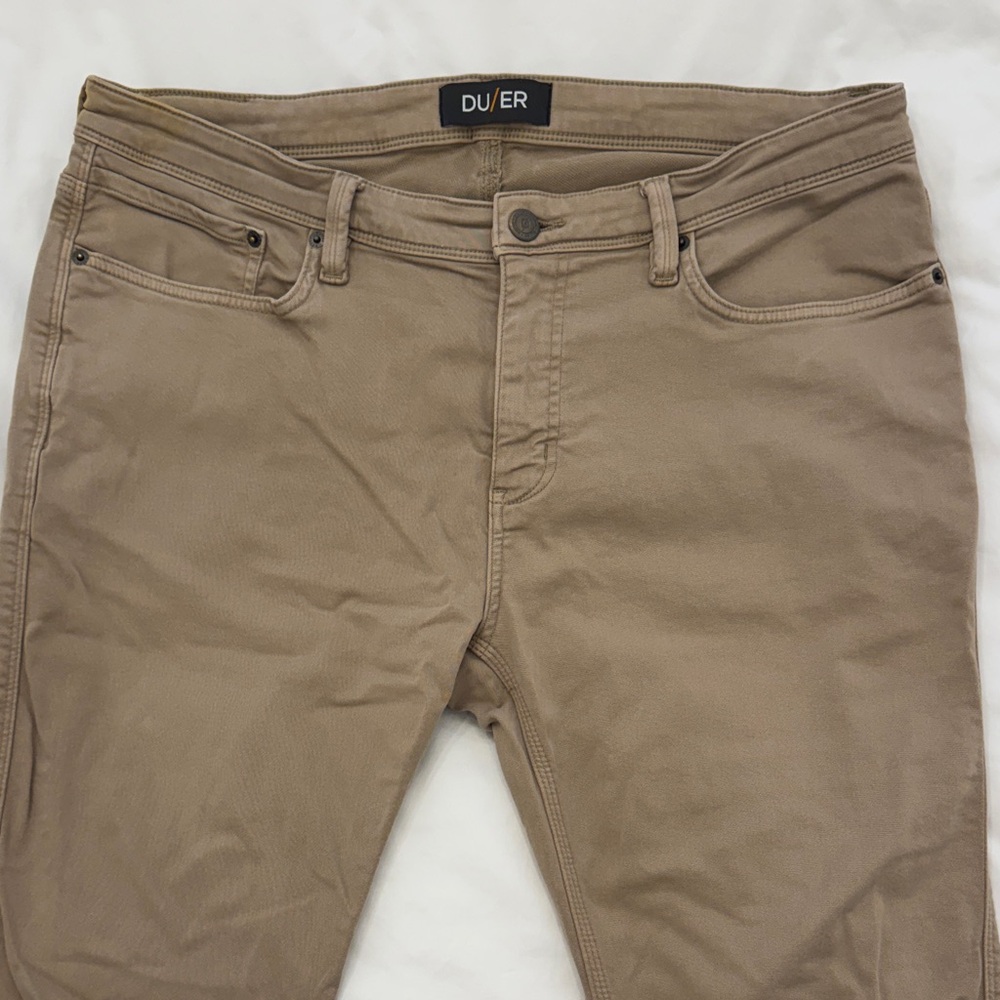 DU/ER Men’s “No Sweat Slim” Pant in Tan